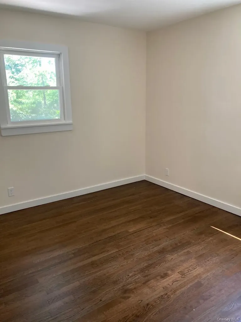 101 48th Street Lindenhurst NY 11757