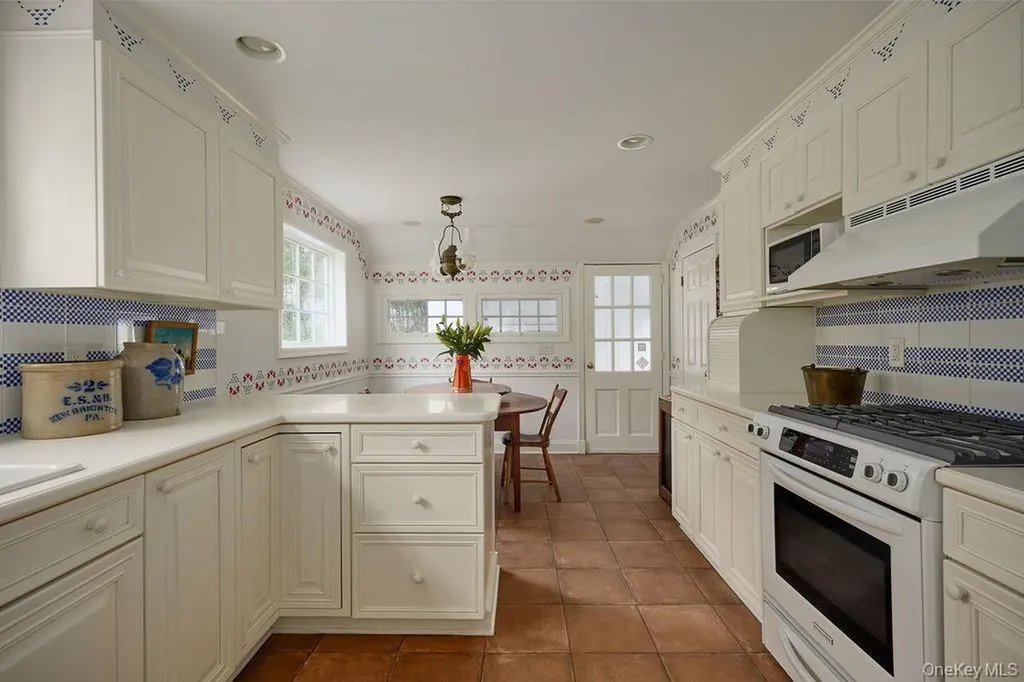 8 Nancys Lane Pound Ridge NY 10576