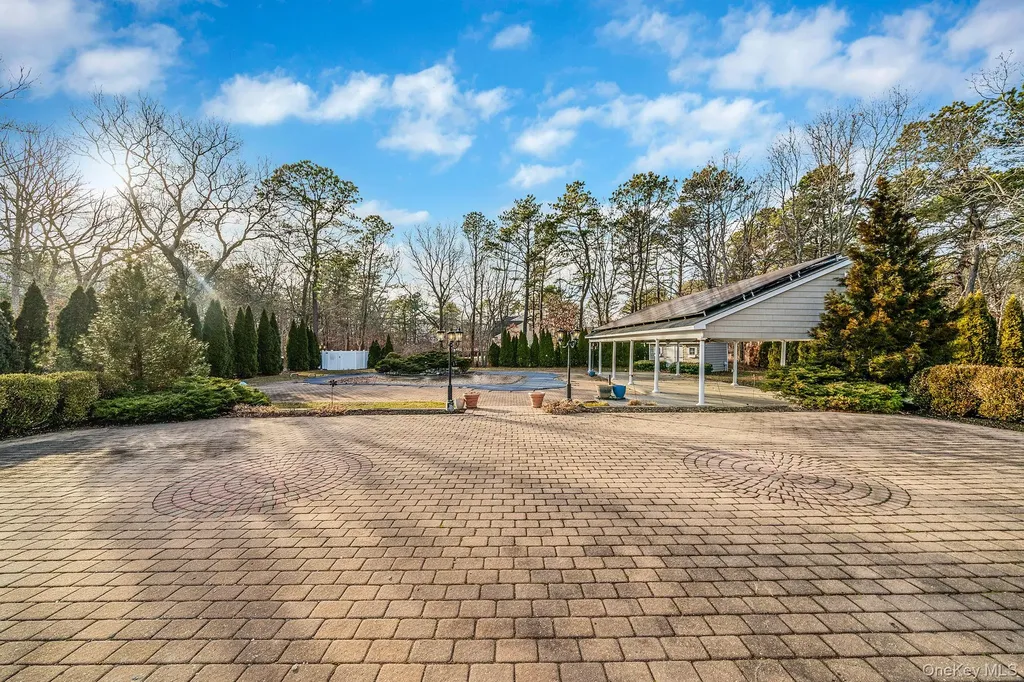 44 E Margin Road Ridge NY 11961