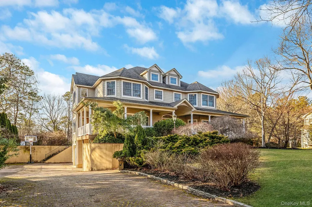 44 E Margin Road Ridge NY 11961