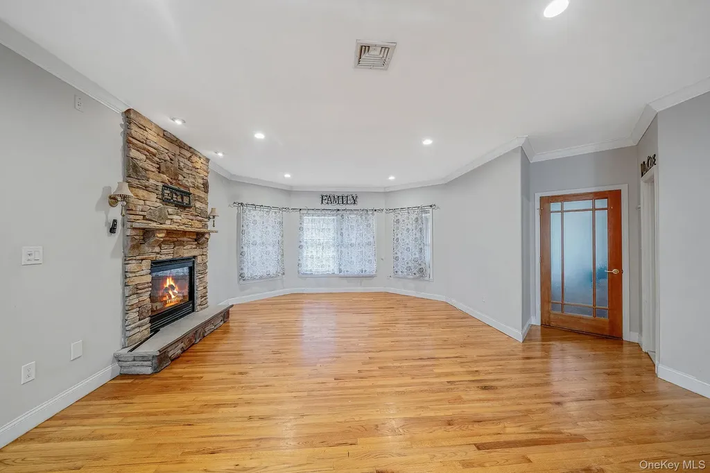 44 E Margin Road Ridge NY 11961