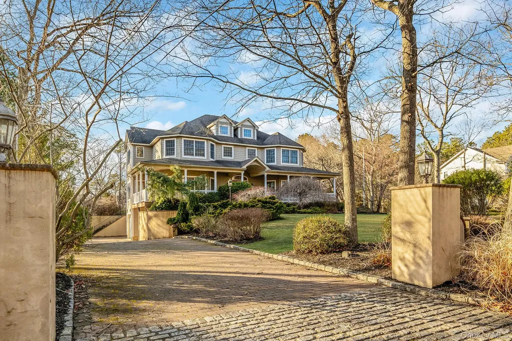 44 E Margin Road Ridge NY 11961