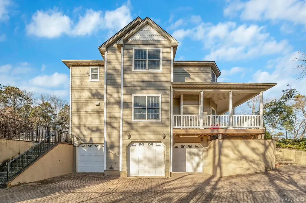 44 E Margin Road Ridge NY 11961