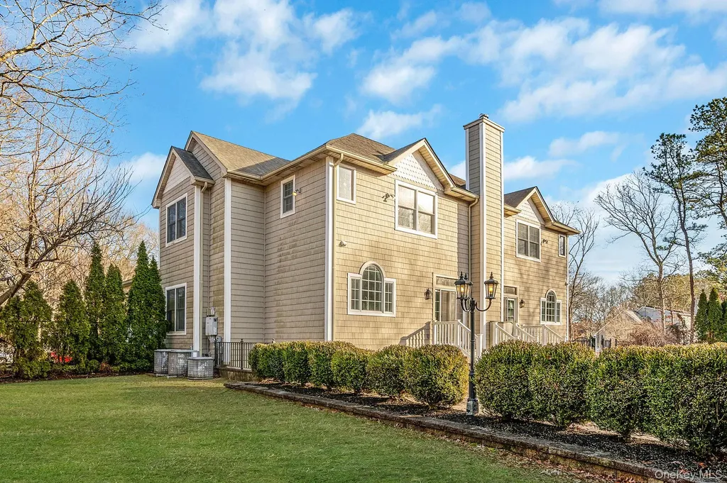 44 E Margin Road Ridge NY 11961