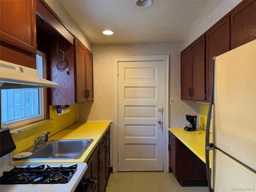 8 Maple Avenue Tarrytown NY 10591