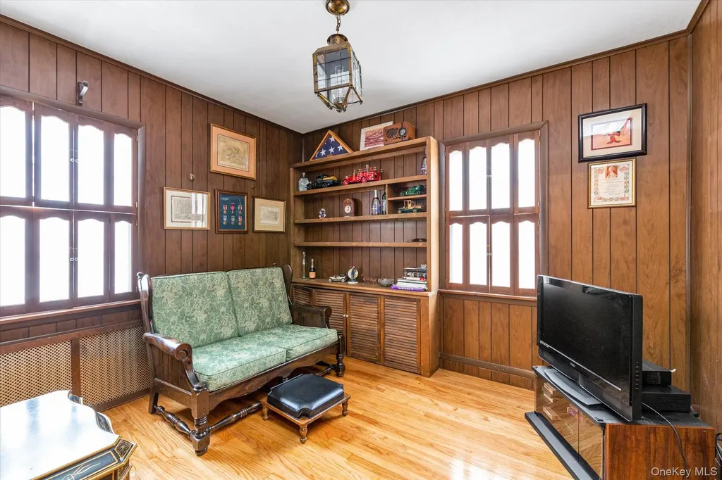 45 Sylvia Lane New Hyde Park NY 11040