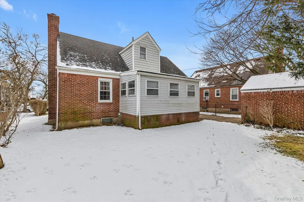 45 Sylvia Lane New Hyde Park NY 11040