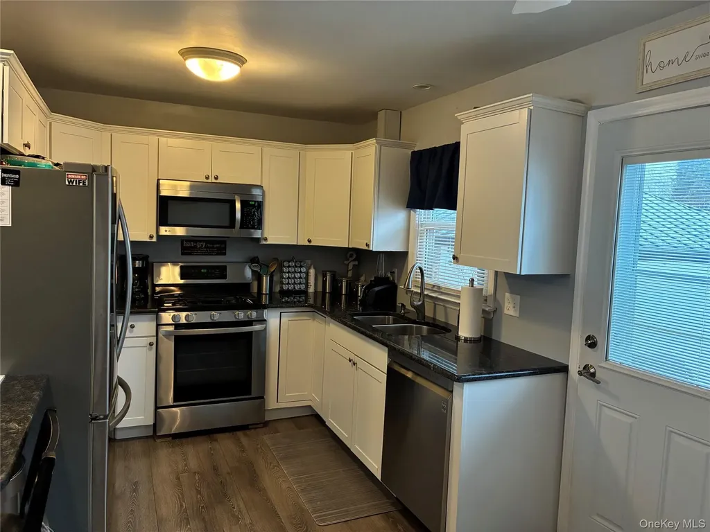 34 Beach Street West Islip NY 11795