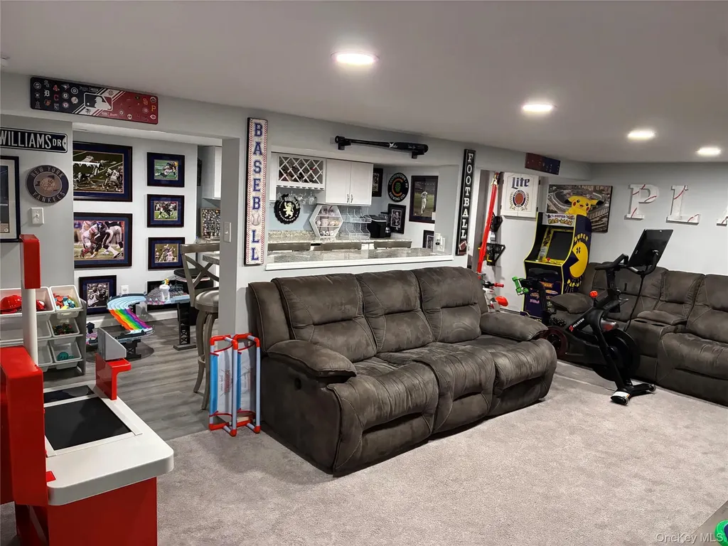 34 Beach Street West Islip NY 11795