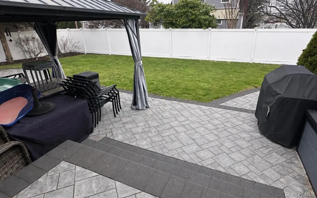 34 Beach Street West Islip NY 11795