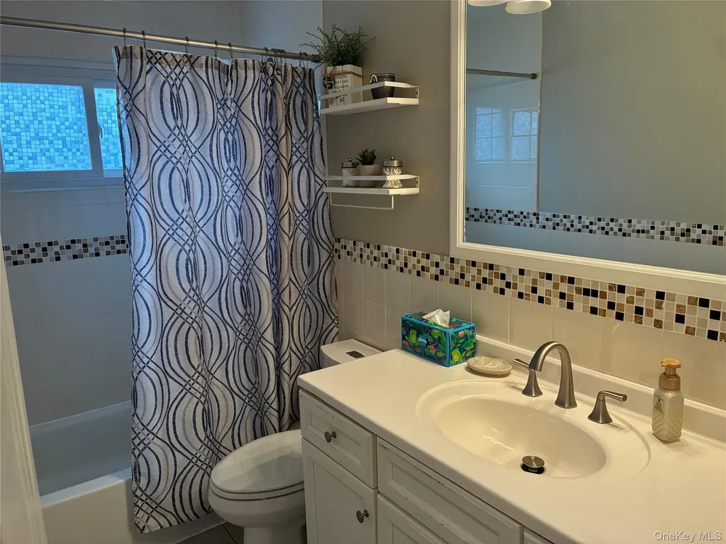 34 Beach Street West Islip NY 11795