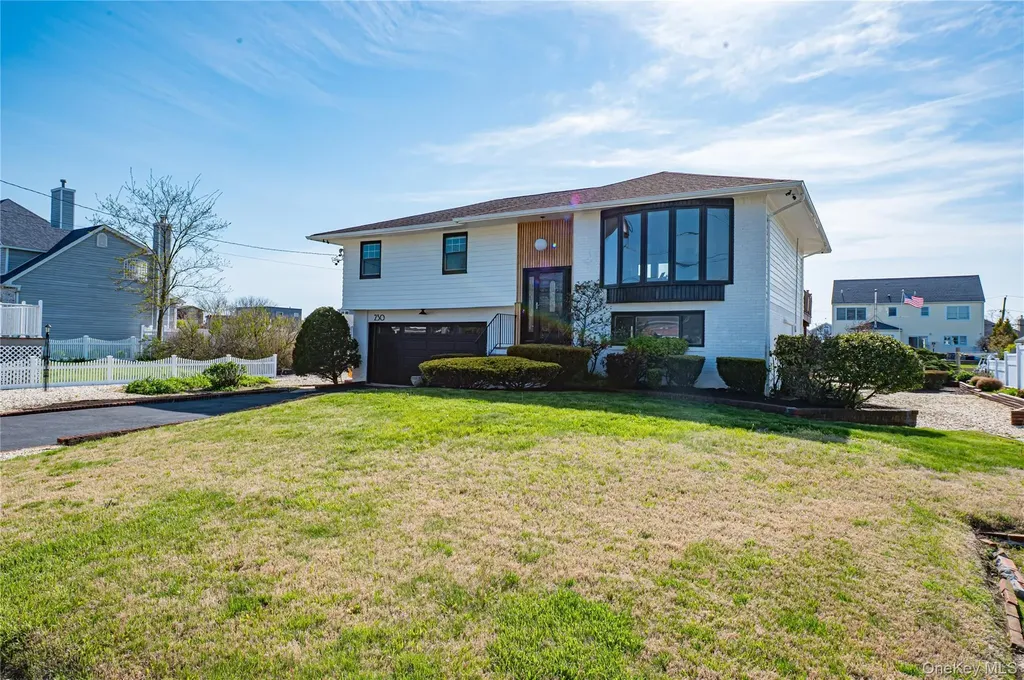 230 Sequams Lane Center West Islip NY 11795