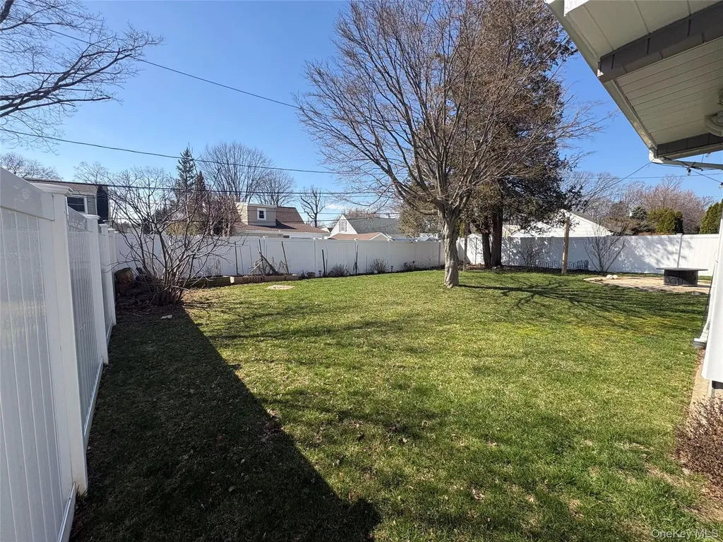 55 Dosoris Lane Glen Cove NY 11542