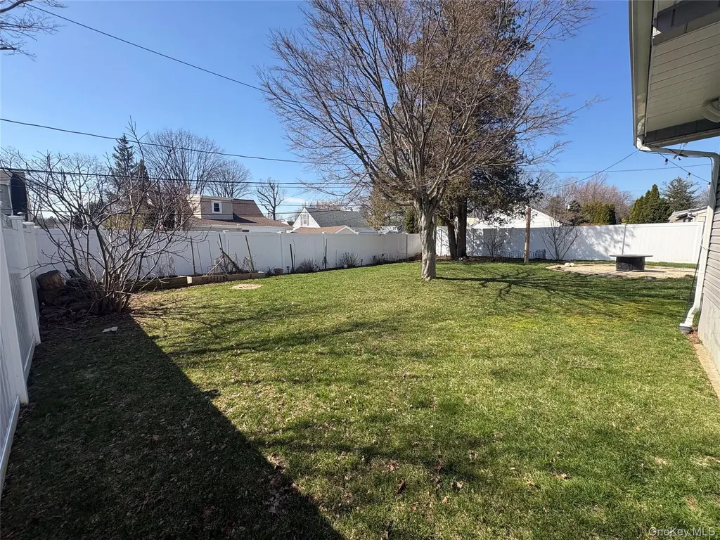 55 Dosoris Lane Glen Cove NY 11542