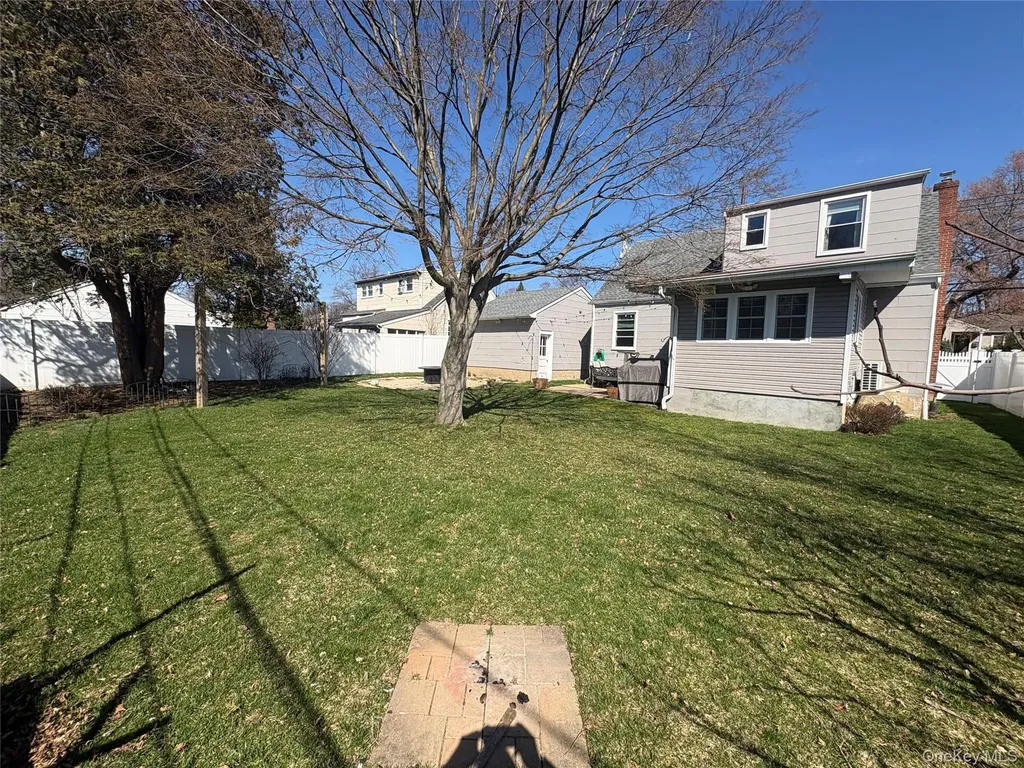 55 Dosoris Lane Glen Cove NY 11542