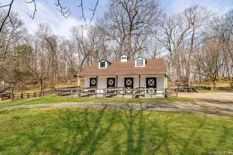 549 Croton Lake Road Bedford Corners NY 10549
