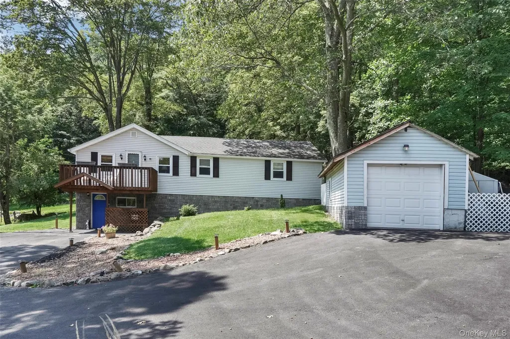 41 Peddler Hill Road Monroe NY 10950