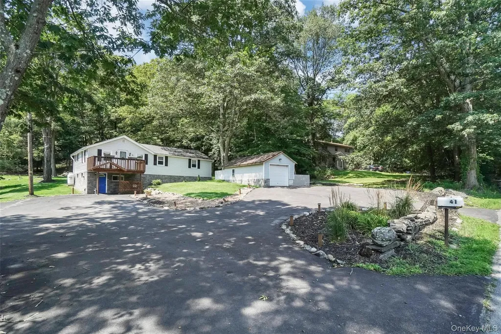 41 Peddler Hill Road Monroe NY 10950