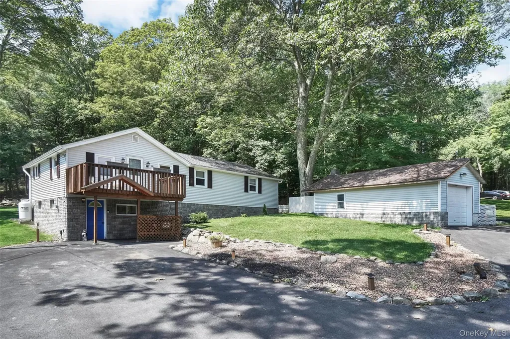 41 Peddler Hill Road Monroe NY 10950