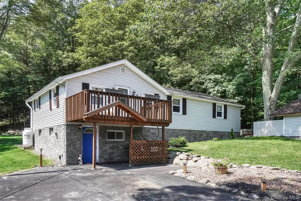 41 Peddler Hill Road Monroe NY 10950