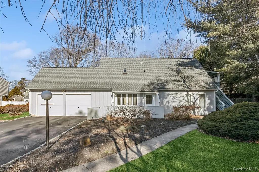 5 Haiti Lane Coram NY 11727