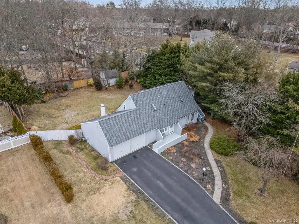 5 Haiti Lane Coram NY 11727