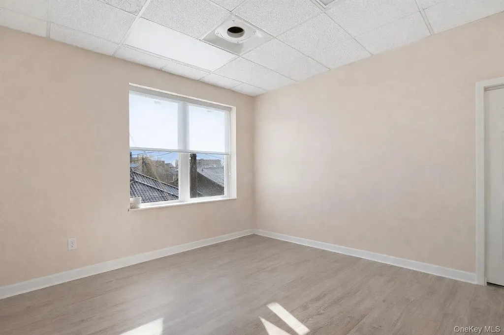 20 Park W Long Beach NY 11561
