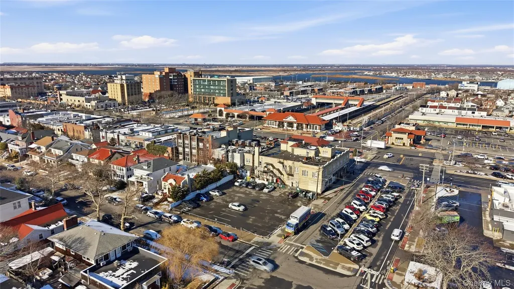 20 Park W Long Beach NY 11561