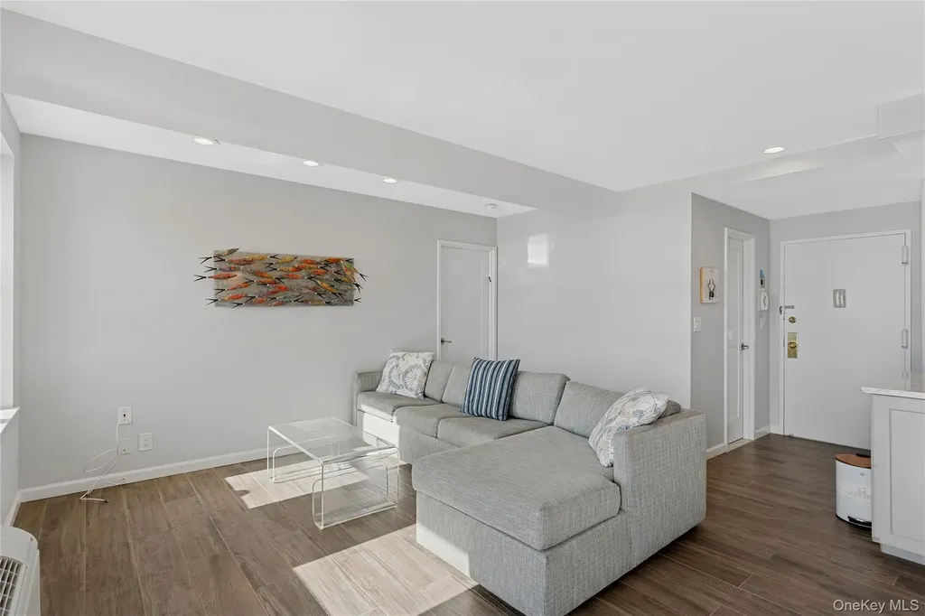 2 Richmond Road Lido Beach NY 11561