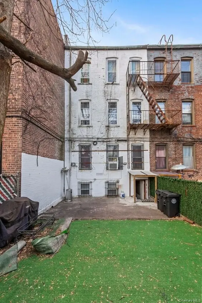 81-38 Baxter Avenue Elmhurst NY 11373