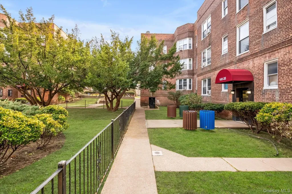 141-37 Union Turnpike Flushing NY 11367