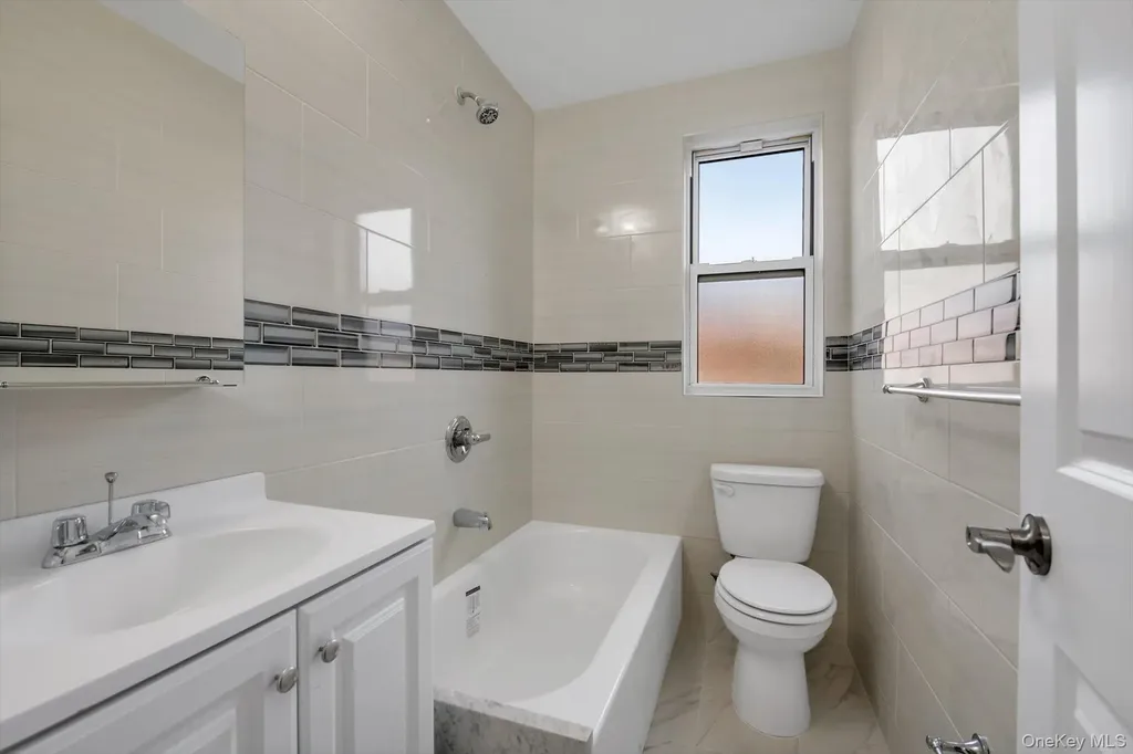 141-37 Union Turnpike Flushing NY 11367
