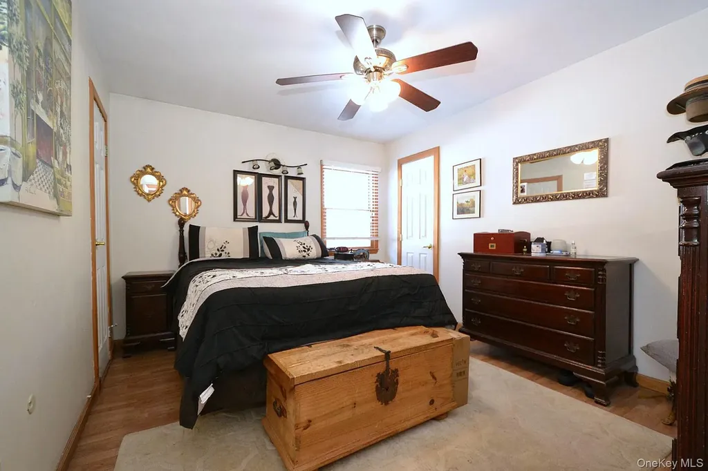 263 N Bicycle Path Selden NY 11784