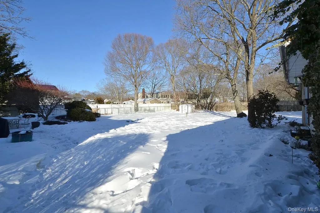 263 N Bicycle Path Selden NY 11784