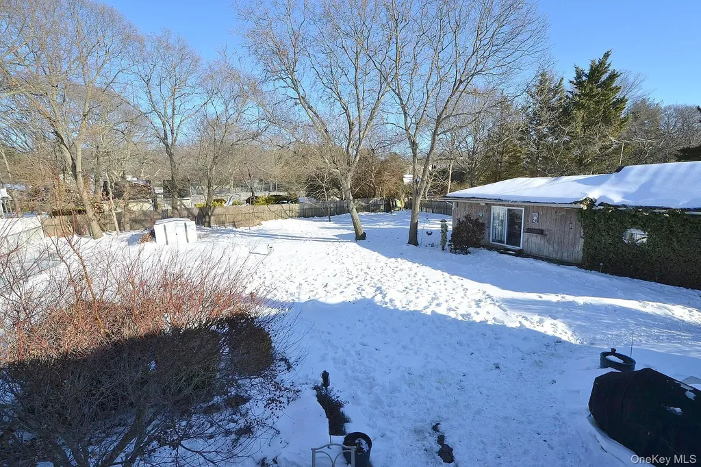 263 N Bicycle Path Selden NY 11784