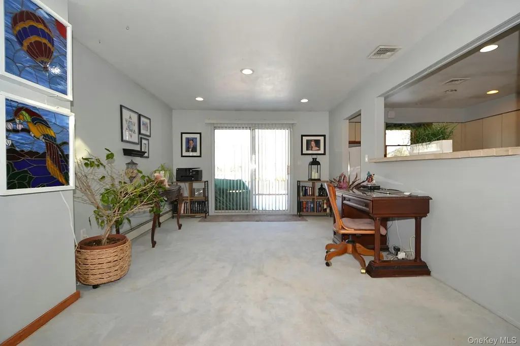 263 N Bicycle Path Selden NY 11784
