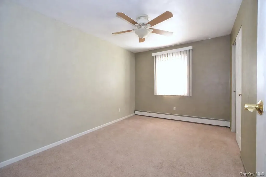 263 N Bicycle Path Selden NY 11784