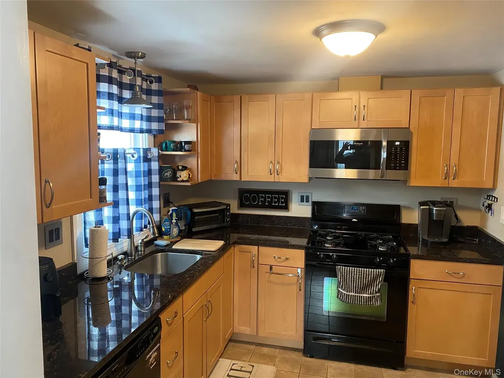 34 Ambassador Lane Newburgh NY 12550