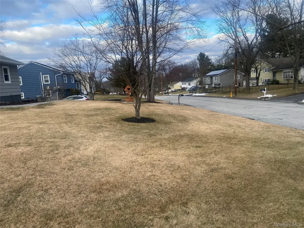 34 Ambassador Lane Newburgh NY 12550