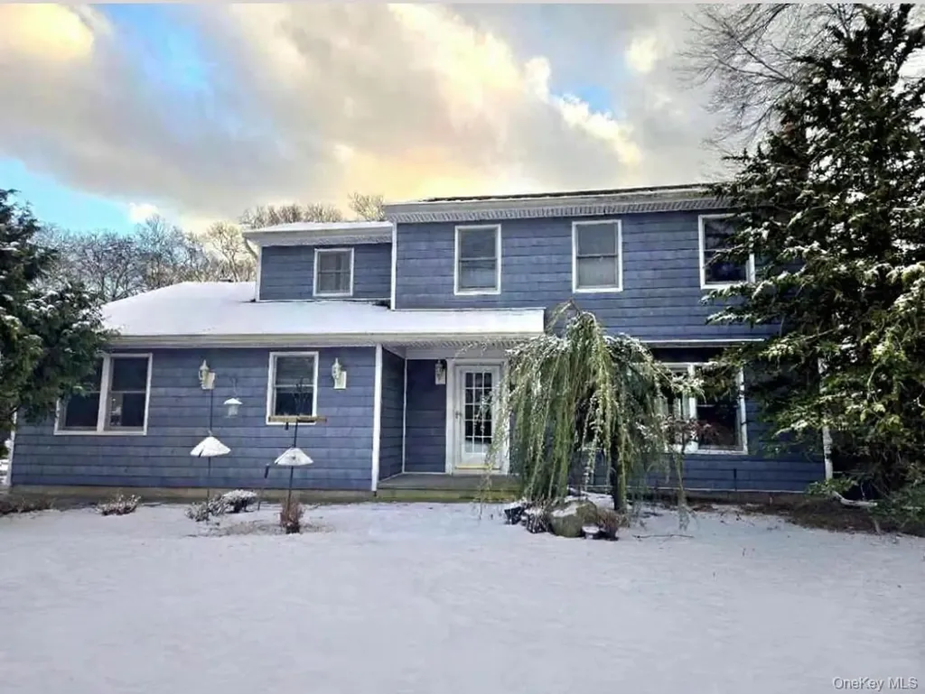 22 Rustic Road Yaphank NY 11980