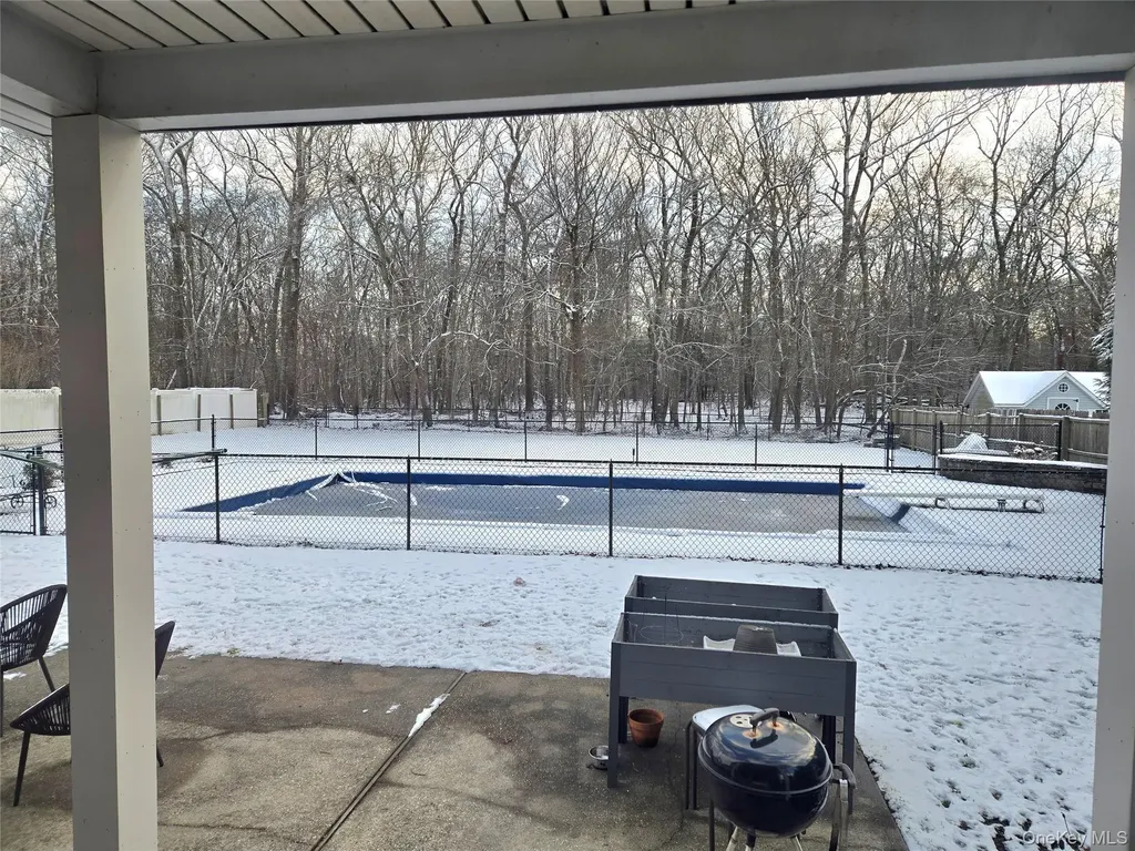 22 Rustic Road Yaphank NY 11980