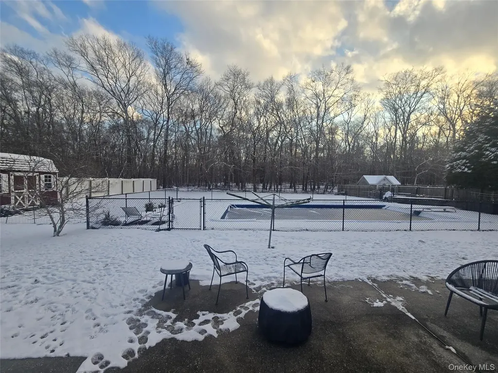 22 Rustic Road Yaphank NY 11980