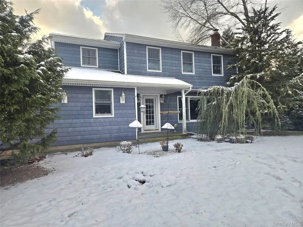 22 Rustic Road Yaphank NY 11980