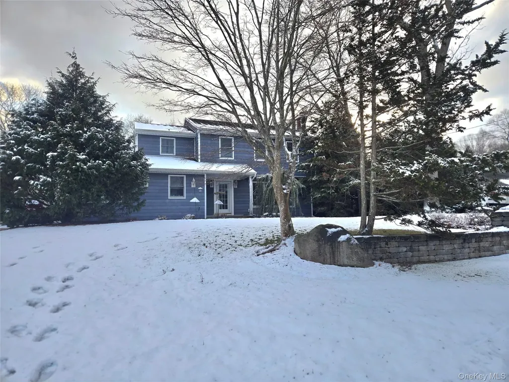 22 Rustic Road Yaphank NY 11980
