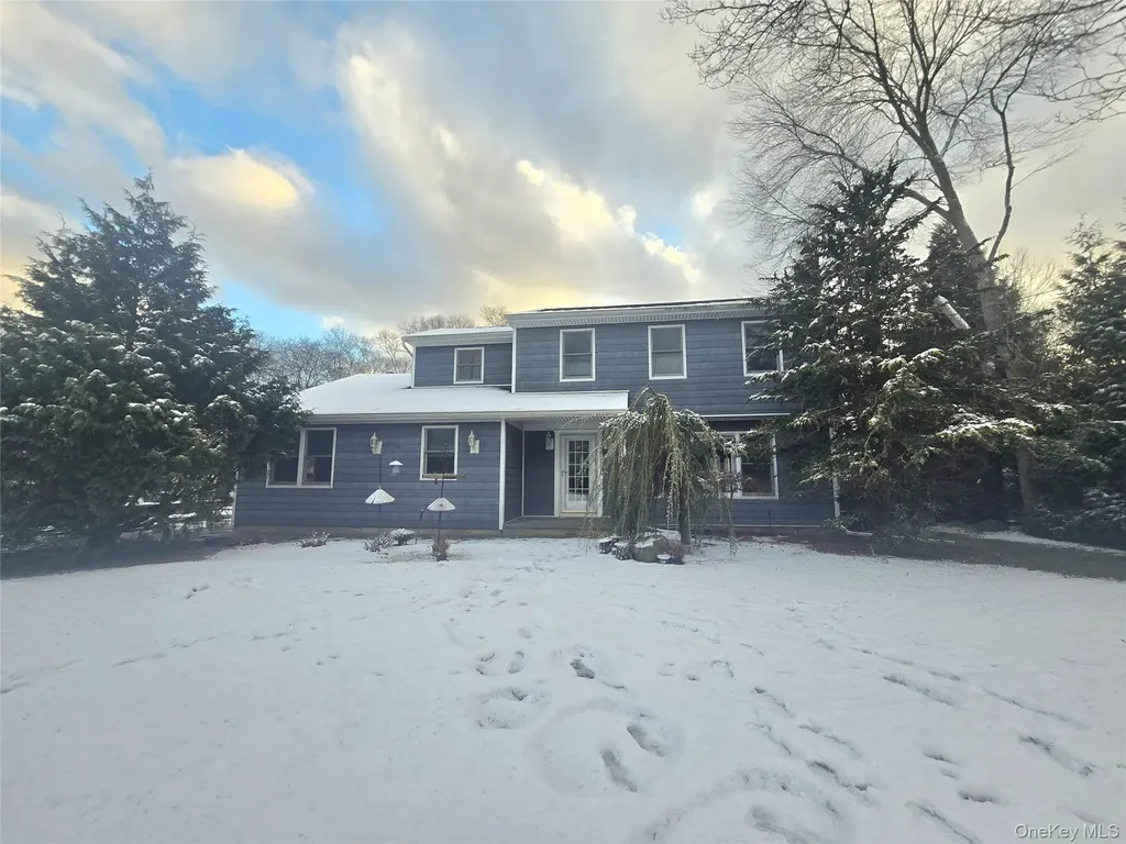 22 Rustic Road Yaphank NY 11980