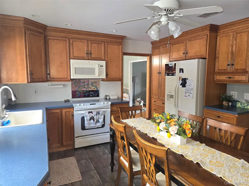 22 Rustic Road Yaphank NY 11980