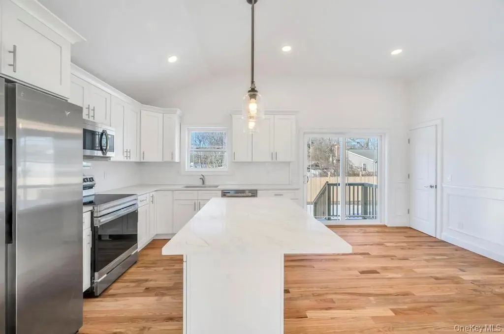 49 Barclay Road Mastic Beach NY 11951
