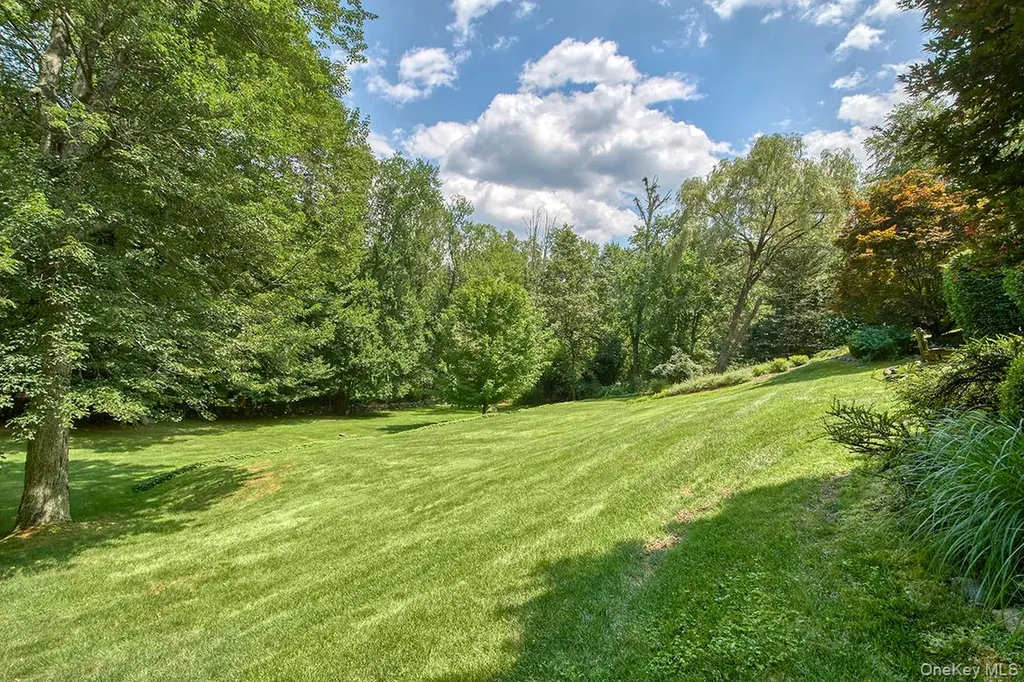 17 Byram Meadows Road Chappaqua NY 10514