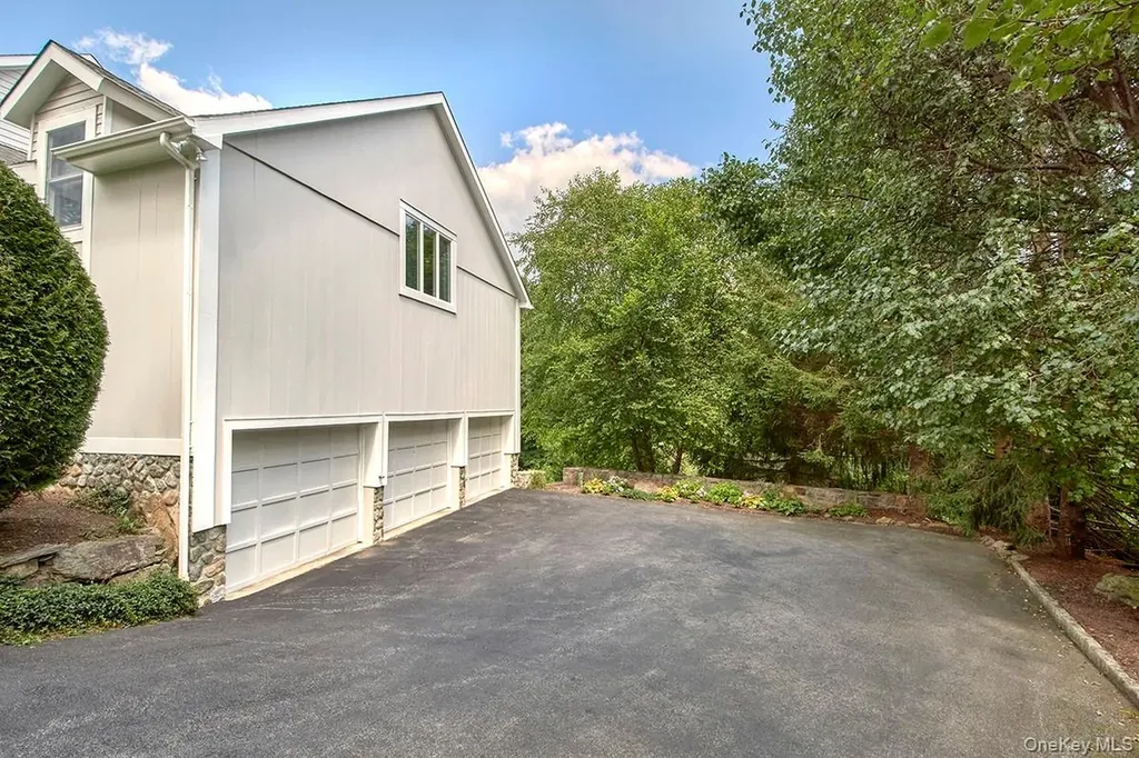 17 Byram Meadows Road Chappaqua NY 10514