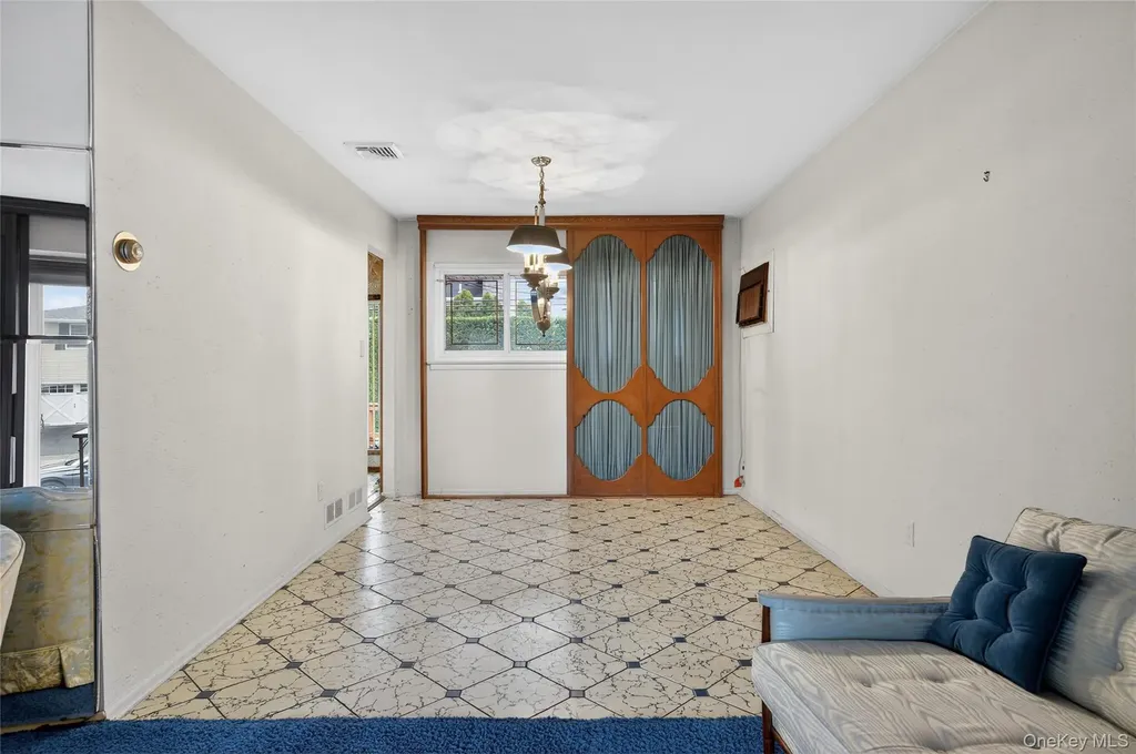50 Netto Lane Plainview NY 11803
